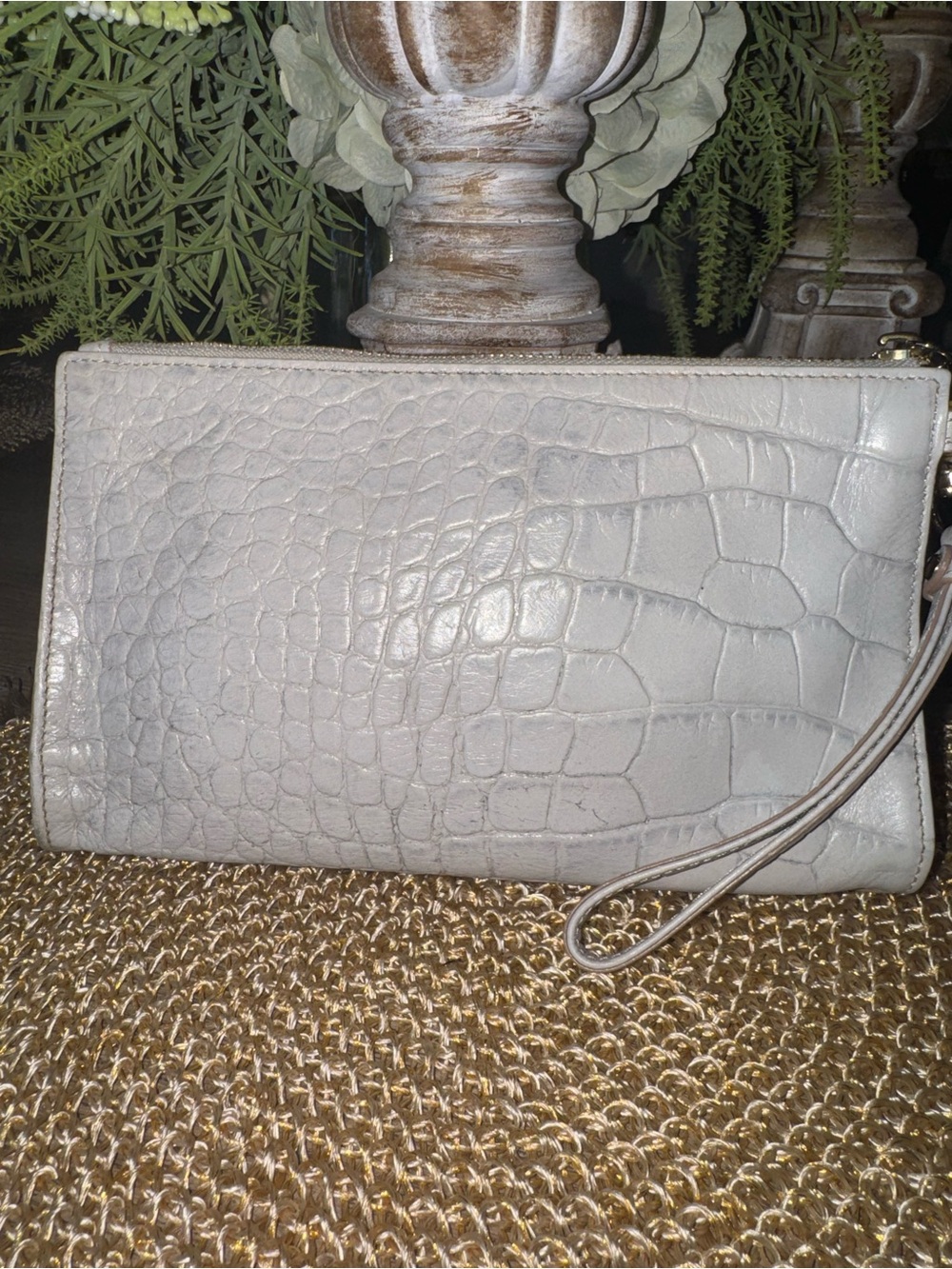 Brahmin Croc-Embossed Wristlet Detachable Strap Excellent Preloved Condition ⭐️ - Picture 2 of 6